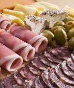 Употребление большого количества мяса и сыра после 50 лет - вредно! 