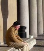 Пожилые люди на грани финансовой эксплуатации