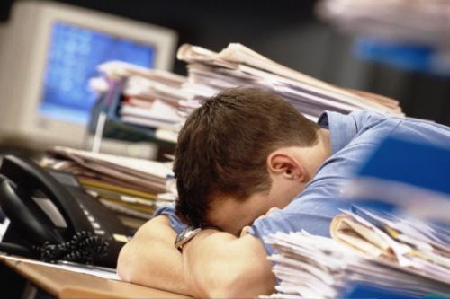 Почему на работе клонит в сон